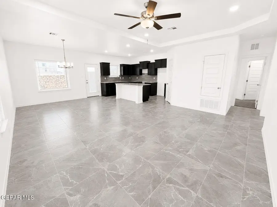 910 Andrew Arroyos Drive, Socorro, TX 79927 - #2