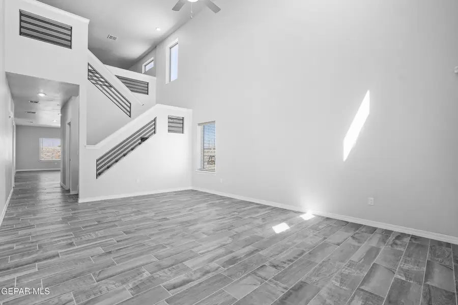 985 Barbara Avenue, Socorro, TX 79927 - #3