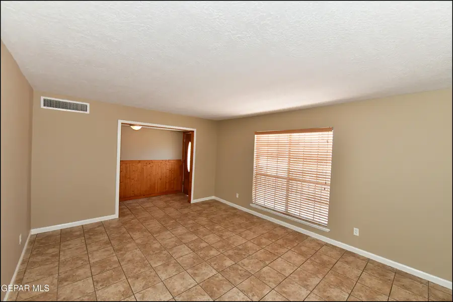 733 Castile Avenue, El Paso, TX 79912 - #3