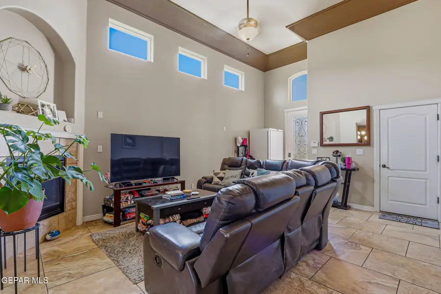3700 Grand Bahamas Drive, El Paso, TX 79936 - #3