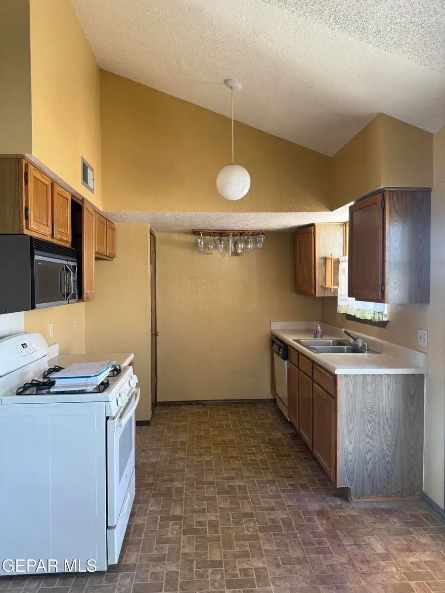 11777 Henry Phipps Drive, El Paso, TX 79936 - #3
