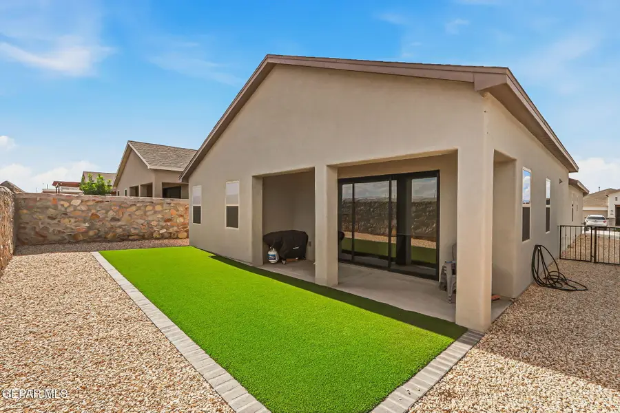 833 Via Glorieta, Sunland Park, NM 88063 - #2