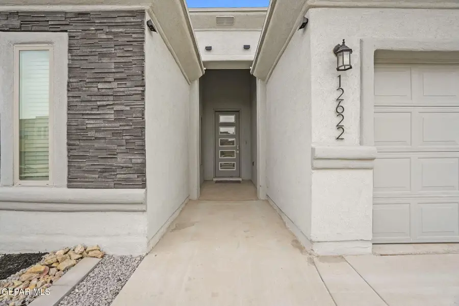 12622 Amesbury, El Paso, TX 79928 - #3
