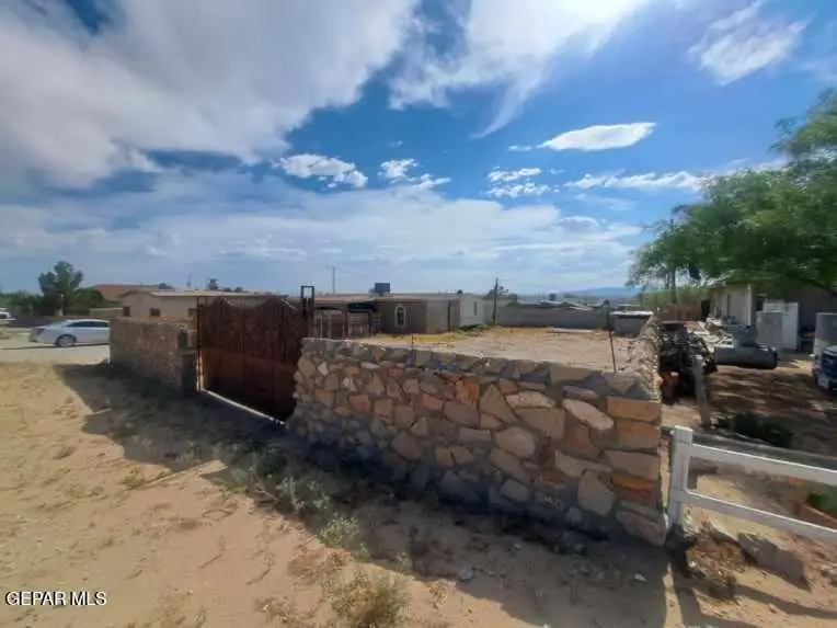 12899 Shakespeare, El Paso, TX 79928 - #2