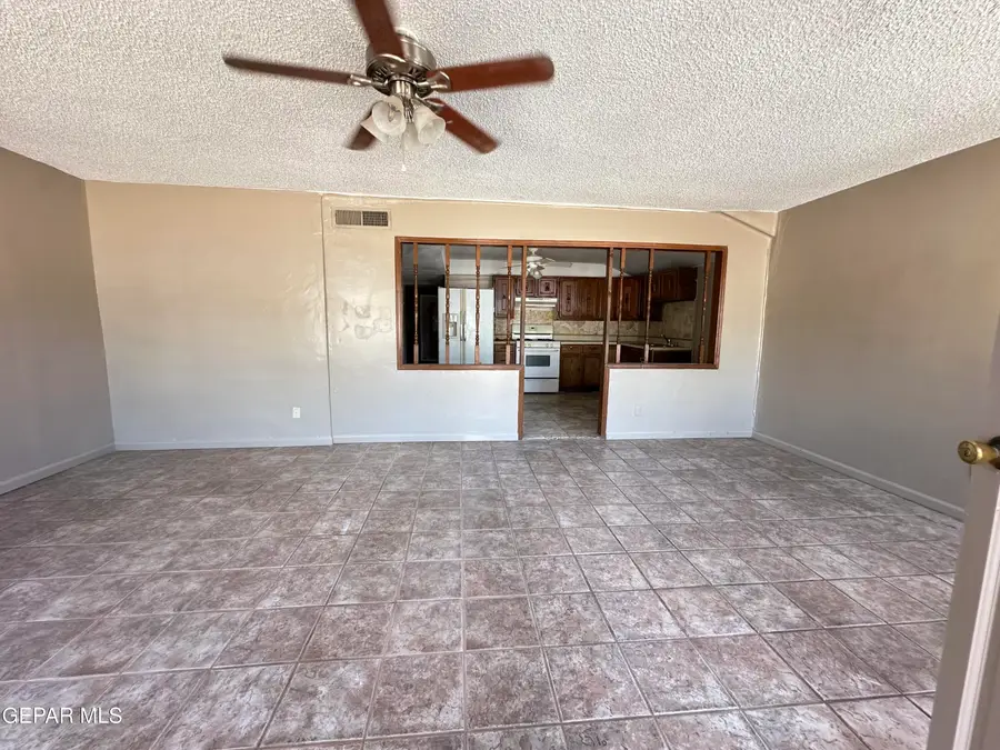 8920 Kenneth Street, El Paso, TX 79904 - #2