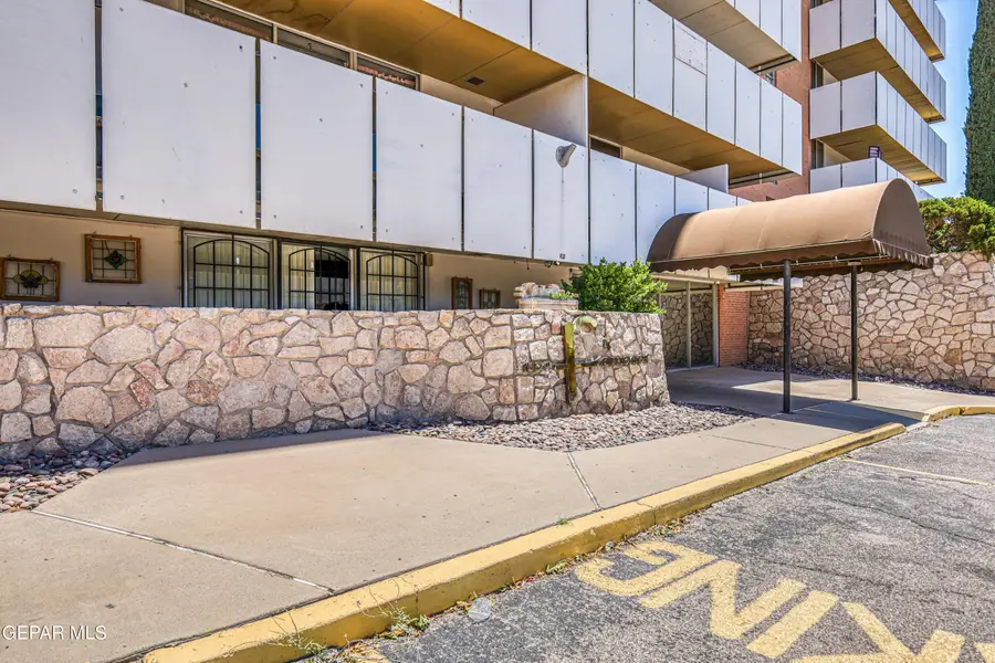 1800 N Stanton Street #1102, El Paso, TX 79902 - #2