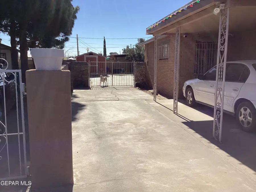 144 S Little Flower Road, El Paso, TX 79915 - #2