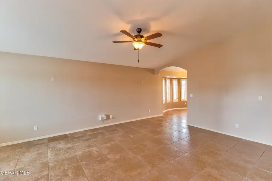 3017 Woodhead, El Paso, TX 79938 - #3