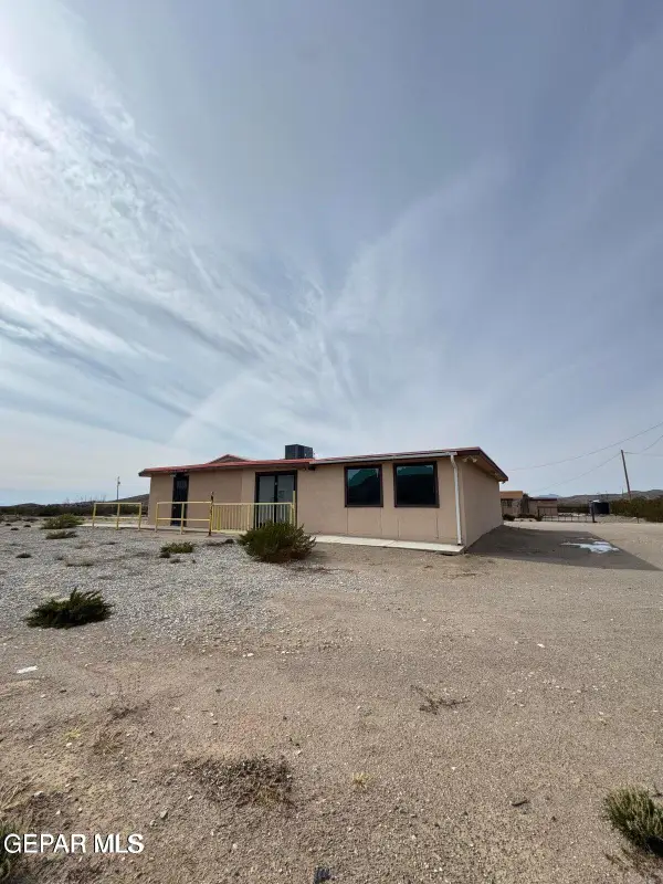 5989 Hueco Tanks Road, El Paso, TX 79938