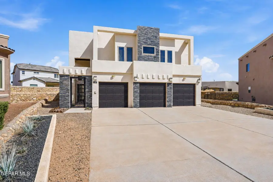 940 Clapham Street, El Paso, TX 79928 - #2