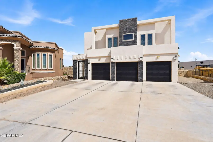 940 Clapham Street, El Paso, TX 79928 - #3