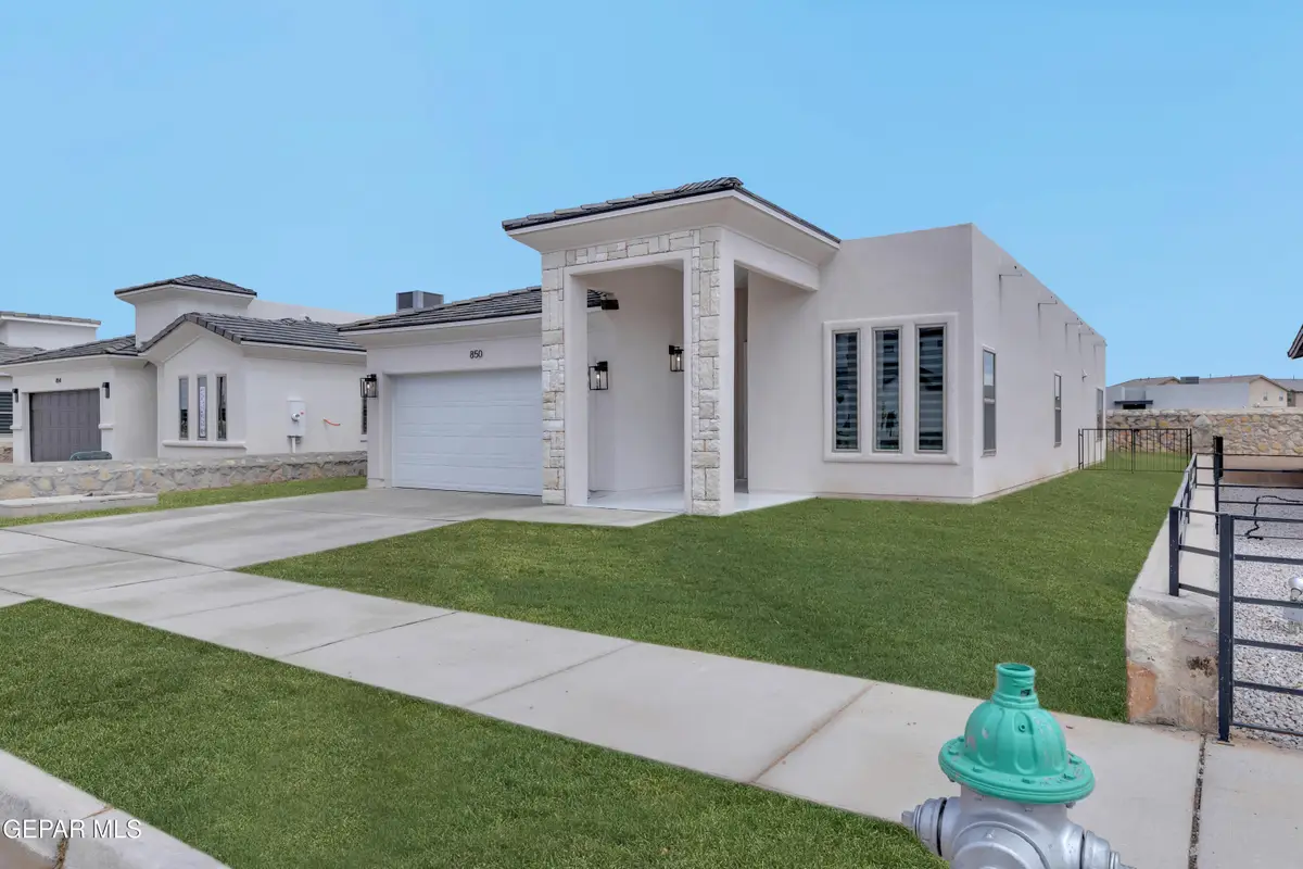 10891 Francisco Vaquera Drive, Socorro, TX 79927 - #1