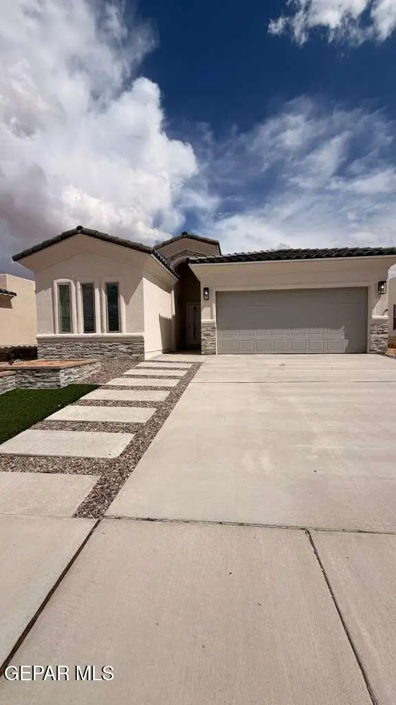 10895 Francisco Vaquera Drive, Socorro, TX 79927 - #1