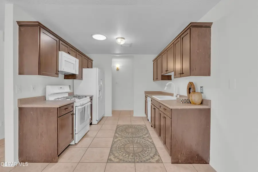 12512 Robert David Drive, El Paso, TX 79928 - #3