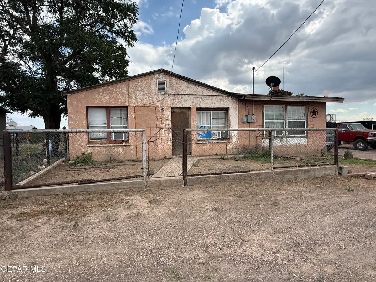 506 E Galveston Street, Marfa, TX 79843 - #1