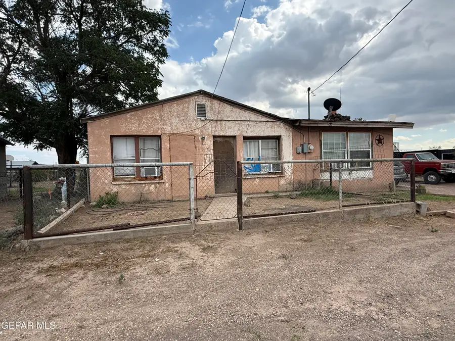 506 E Galveston Street, Marfa, TX 79843 - #2