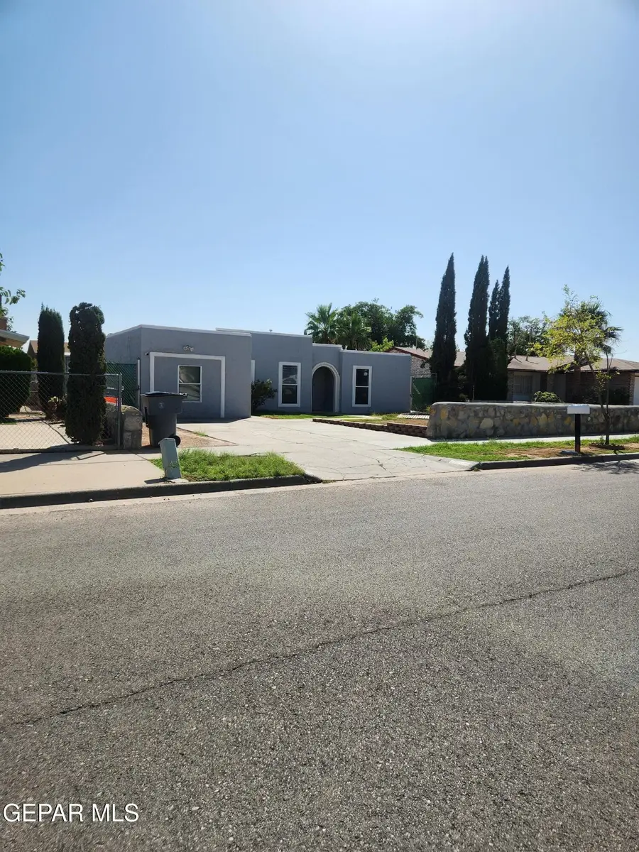1722 Robert Wynn Street, El Paso, TX 79936 - #2