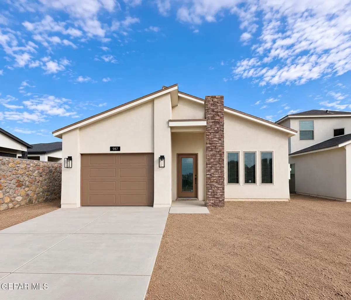 987 Barbara Avenue, Socorro, TX 79927 - #1