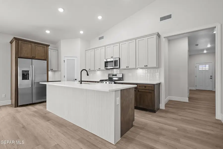 605 Paseo De La Reina Street, El Paso, TX 79928 - #3