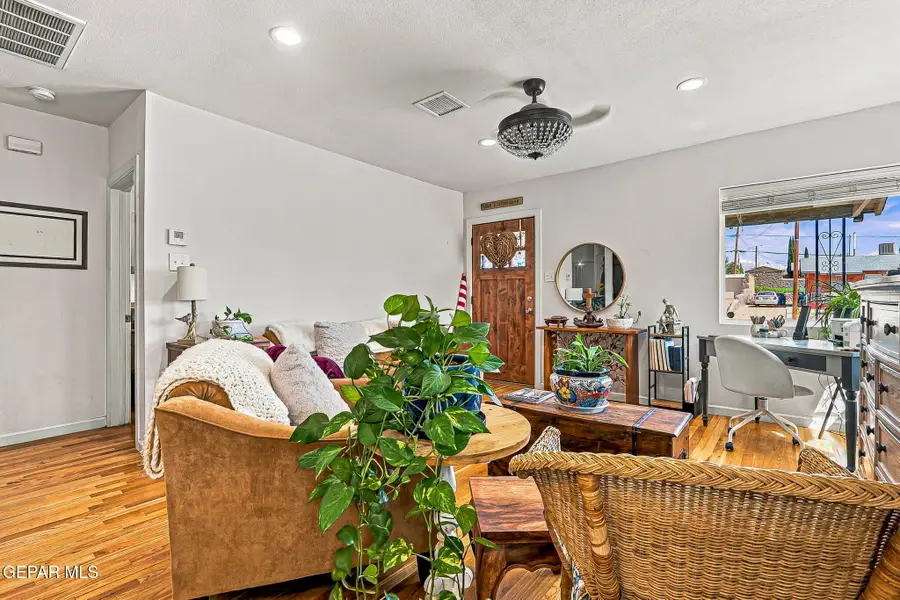 1405 Howze Street, El Paso, TX 79903 - #3
