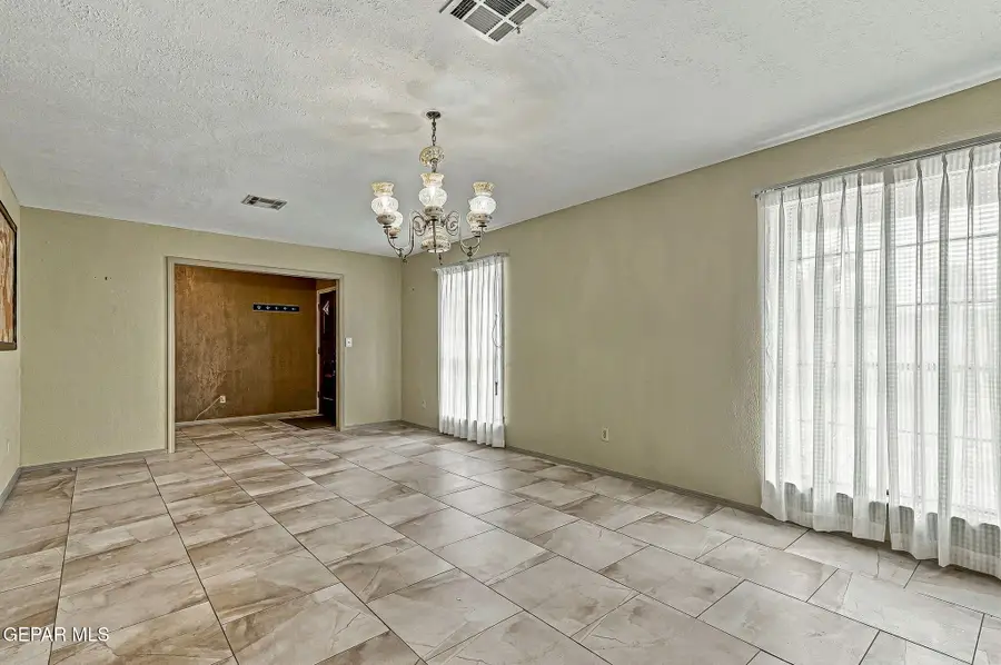 433 Hollydale Drive, El Paso, TX 79912 - #3