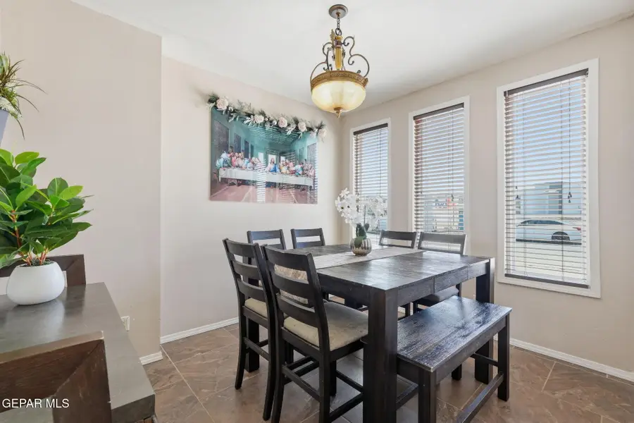 282 Via Cumbre Linda Circle, El Paso, TX 79928 - #3