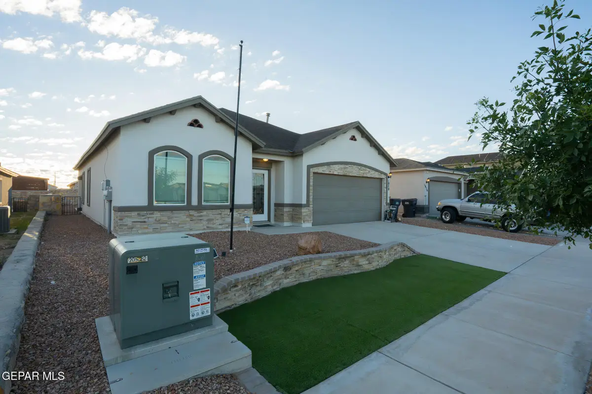 1080 Summer Night Place, Horizon City, TX 79928 - #1