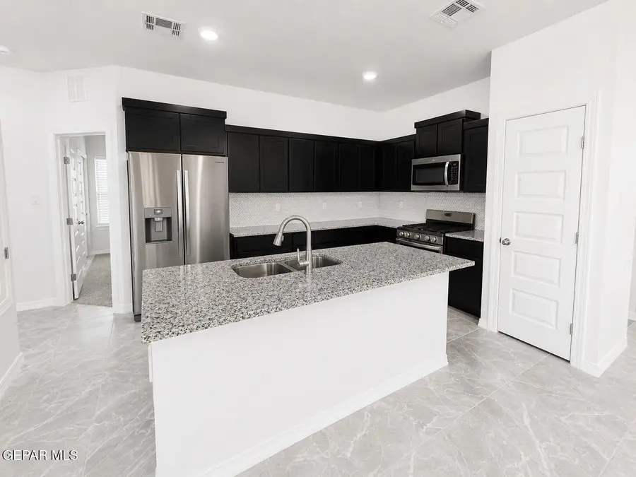 729 Paseo Del Agua Street, Horizon City, TX 79928 - #3