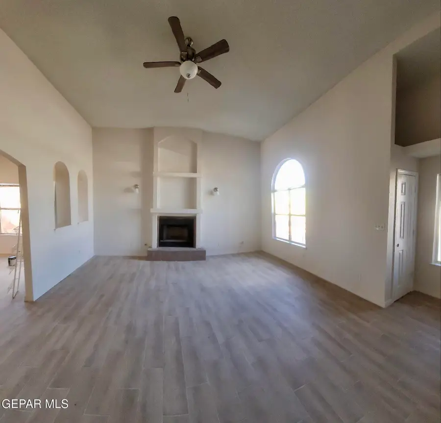 13717 Paseo De Vida Drive, Horizon City, TX 79928 - #3