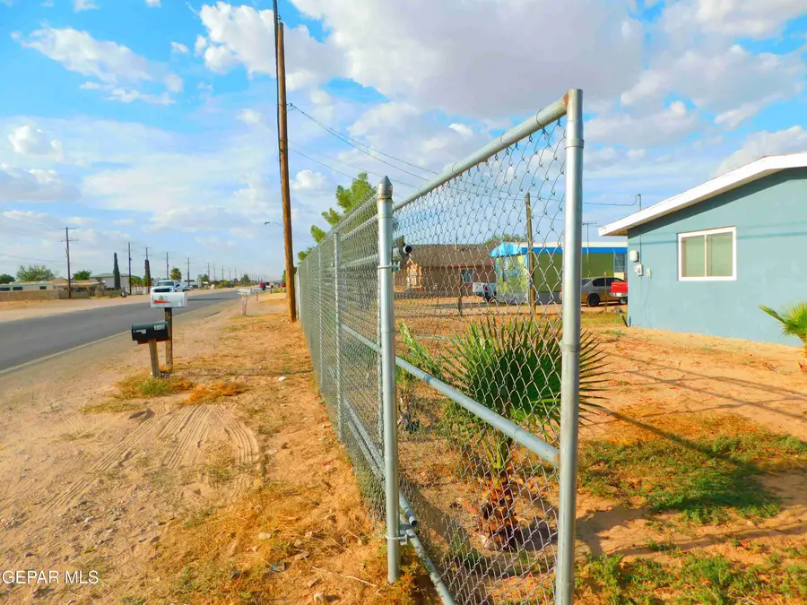712 Ascencion Street, El Paso, TX 79928 - #2