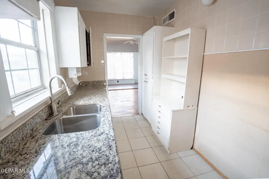 3708 La Luz Avenue, El Paso, TX 79903 - #2