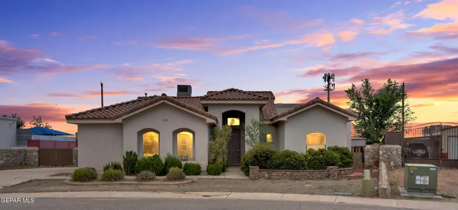 925 Pellegrino Avenue, El Paso, TX 79932 - #2