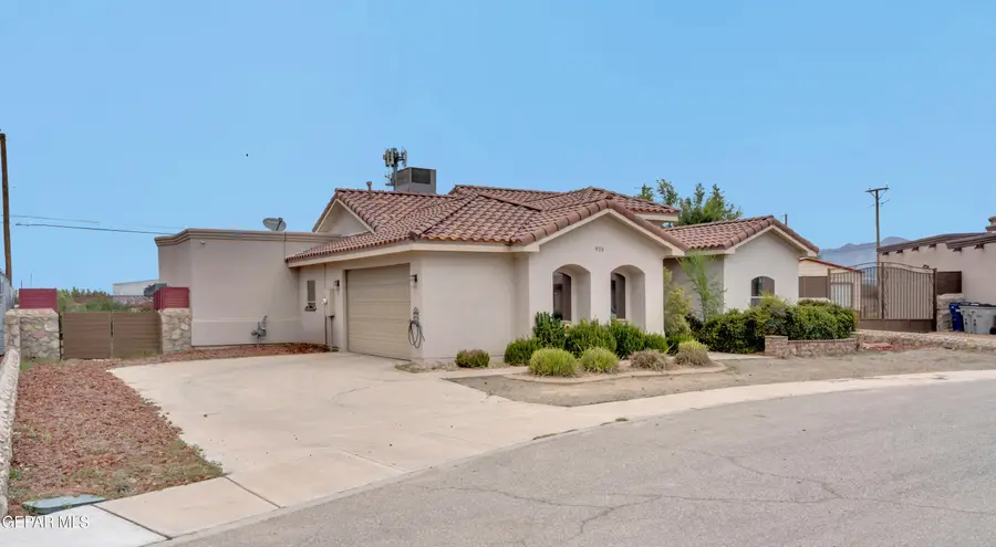 925 Pellegrino Avenue, El Paso, TX 79932 - #3