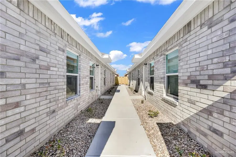 1009 W Kohala Avenue, Alton, TX 78573 - Image #2