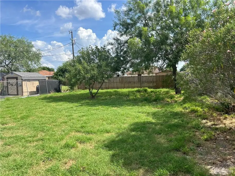 712 E Crockett Avenue, Pharr, TX 78577 - #2