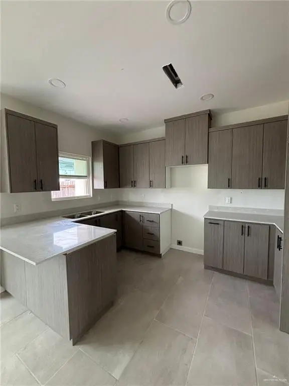 2205 Dorado Drive, Mission, TX 78573 - Image #2