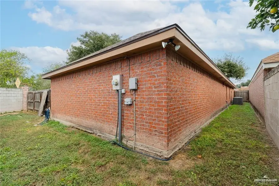 325 N 36th Lane, McAllen, TX 78501 - #3