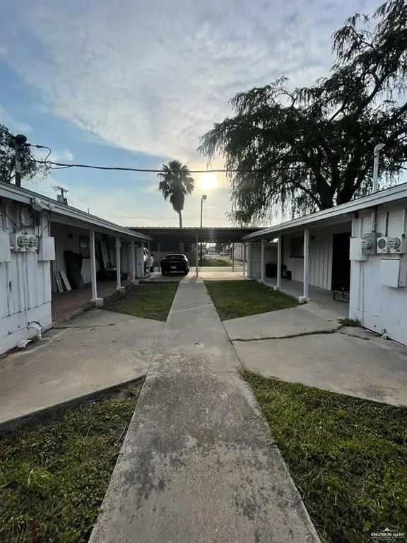 818 Walnut Avenue, McAllen, TX 78501 - #2