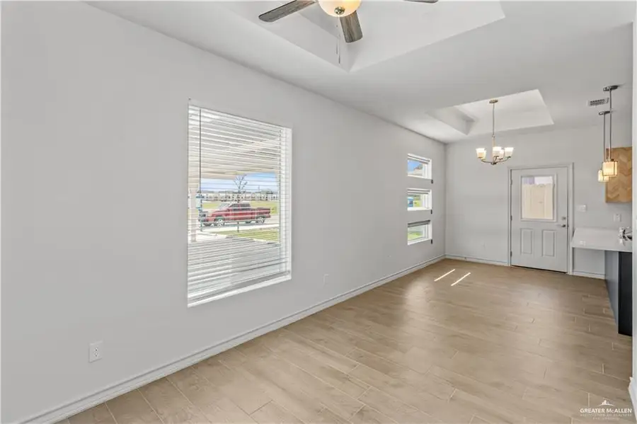 215 W Diamond Avenue, Mission, TX 78573 - Image #3