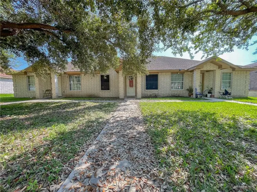 220 Huisache Street, Rio Grande City, TX 78582 - Image #2