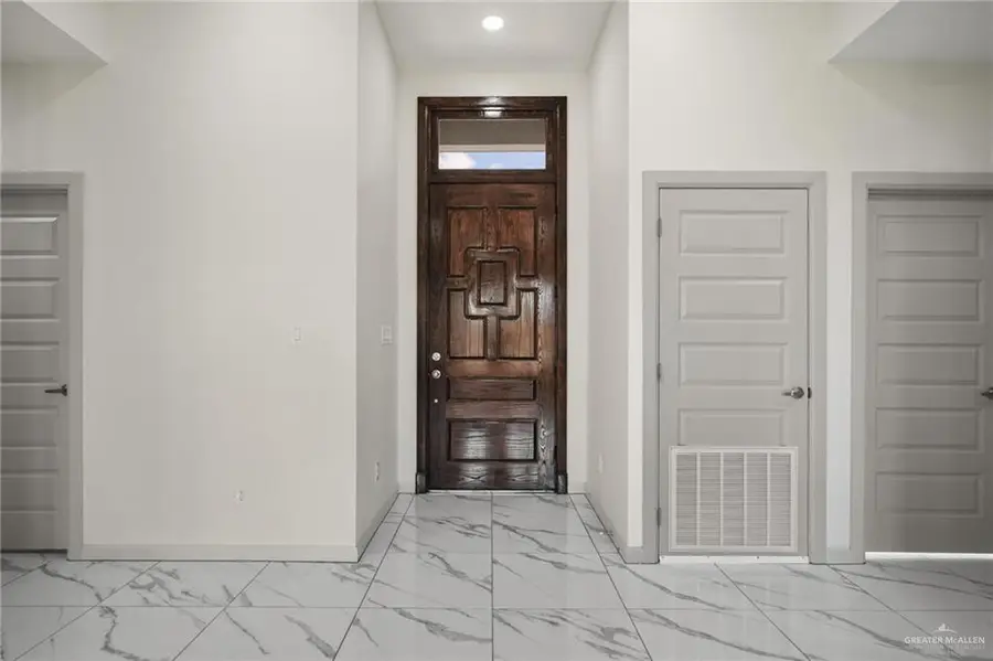 904 La Laguna Road, Mission, TX 78572 - #3