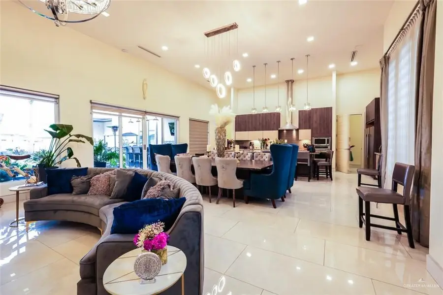 1203 Travis Street, Mission, TX 78572 - Image #2