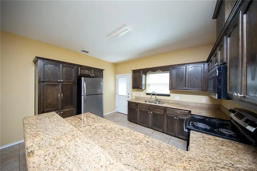 405 Downing Avenue, Edinburg, TX 78539 - Image #3