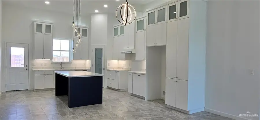 3808 Revilla Street, Edinburg, TX 78542 - Image #2