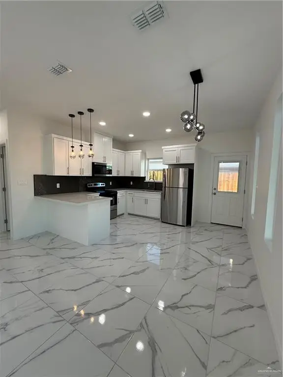 504 Emerald Avenue, Edinburg, TX 78541 - #3