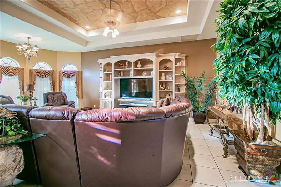 3606 N 34th Lane, McAllen, TX 78501 - Image #2