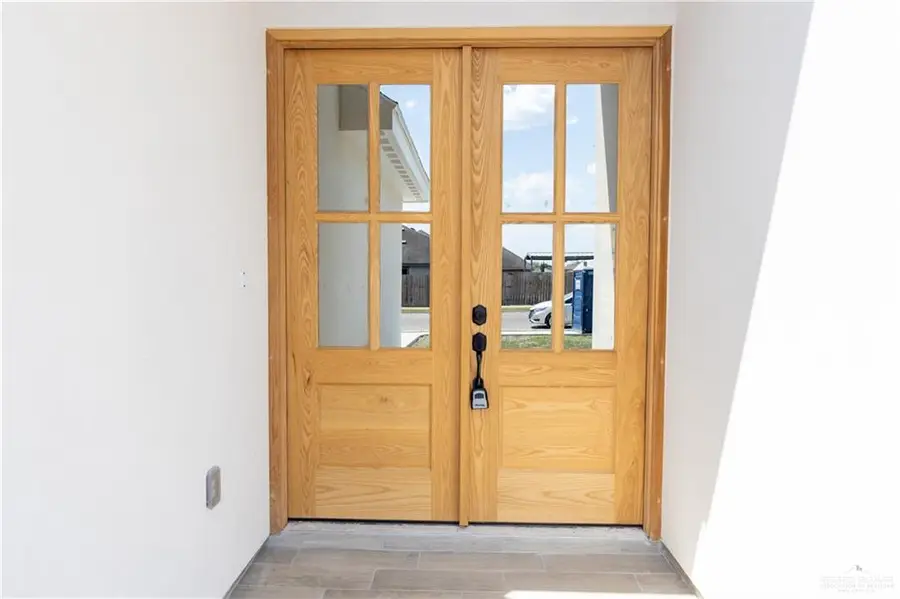 909 S 6th Street, Mercedes, TX 78570 - Image #2