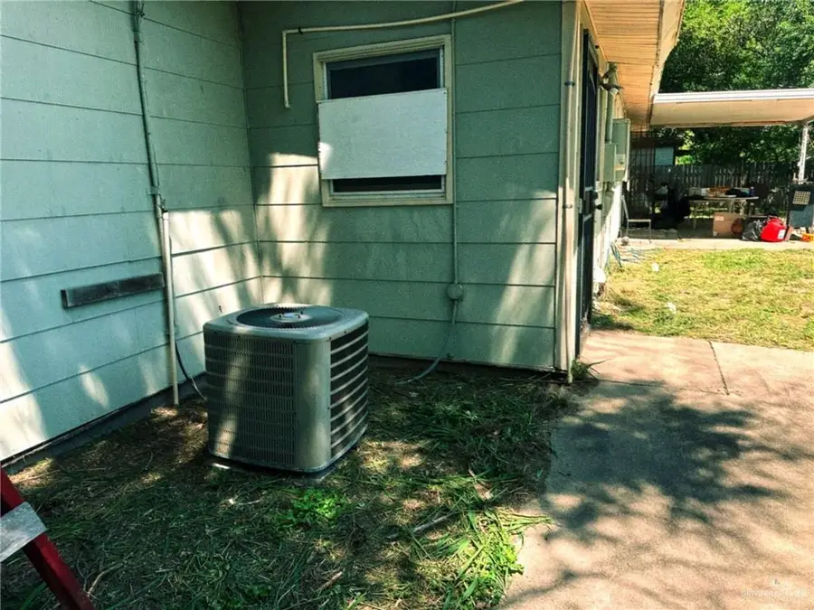 805 W Bennett Street, Falfurrias, TX 78355 - #3