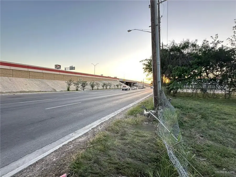 2206 Oakland Avenue, McAllen, TX 78501 - Image #2