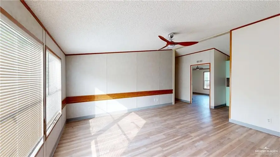 613 E Loop 19th Street, Weslaco, TX 78596 - #2